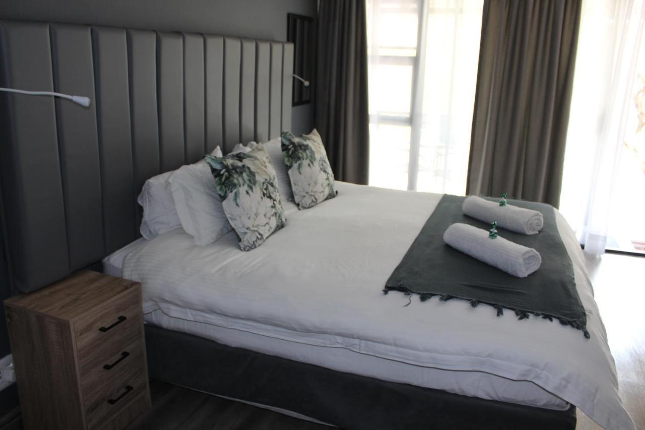 At The River Guest House Kroonstad Eksteriør bilde